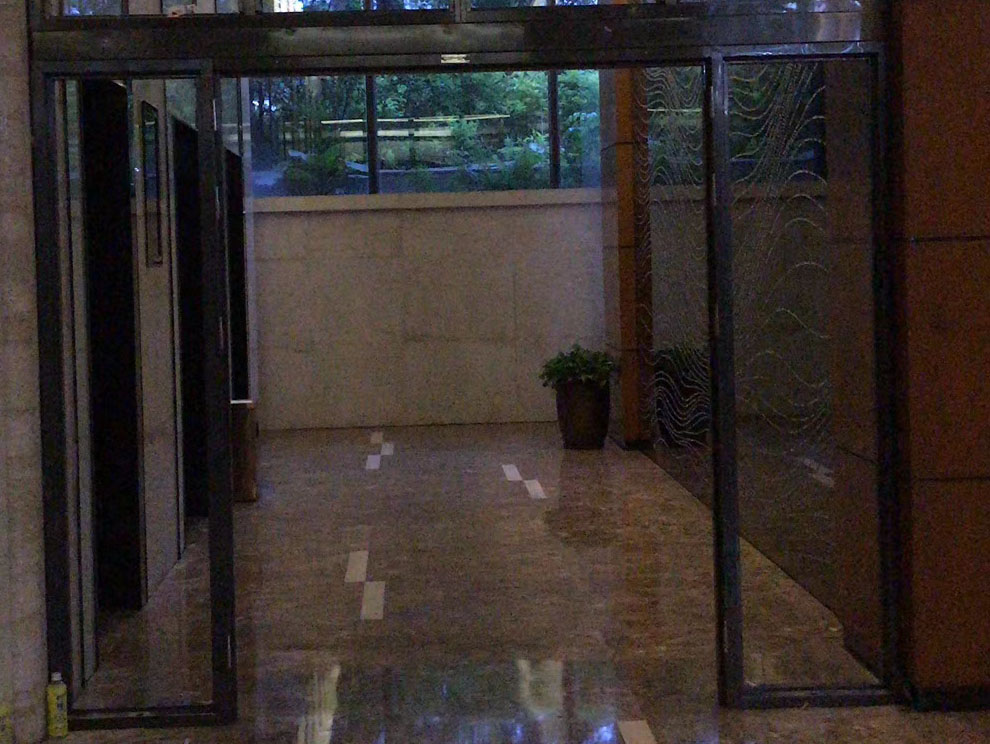 带隔段玻璃<a href=http://www.ymdfhm.com/bolifanghuomen/meiguijinbuxiugangbolifanghuomen/ target=_blank class=infotextkey>防火门</a>